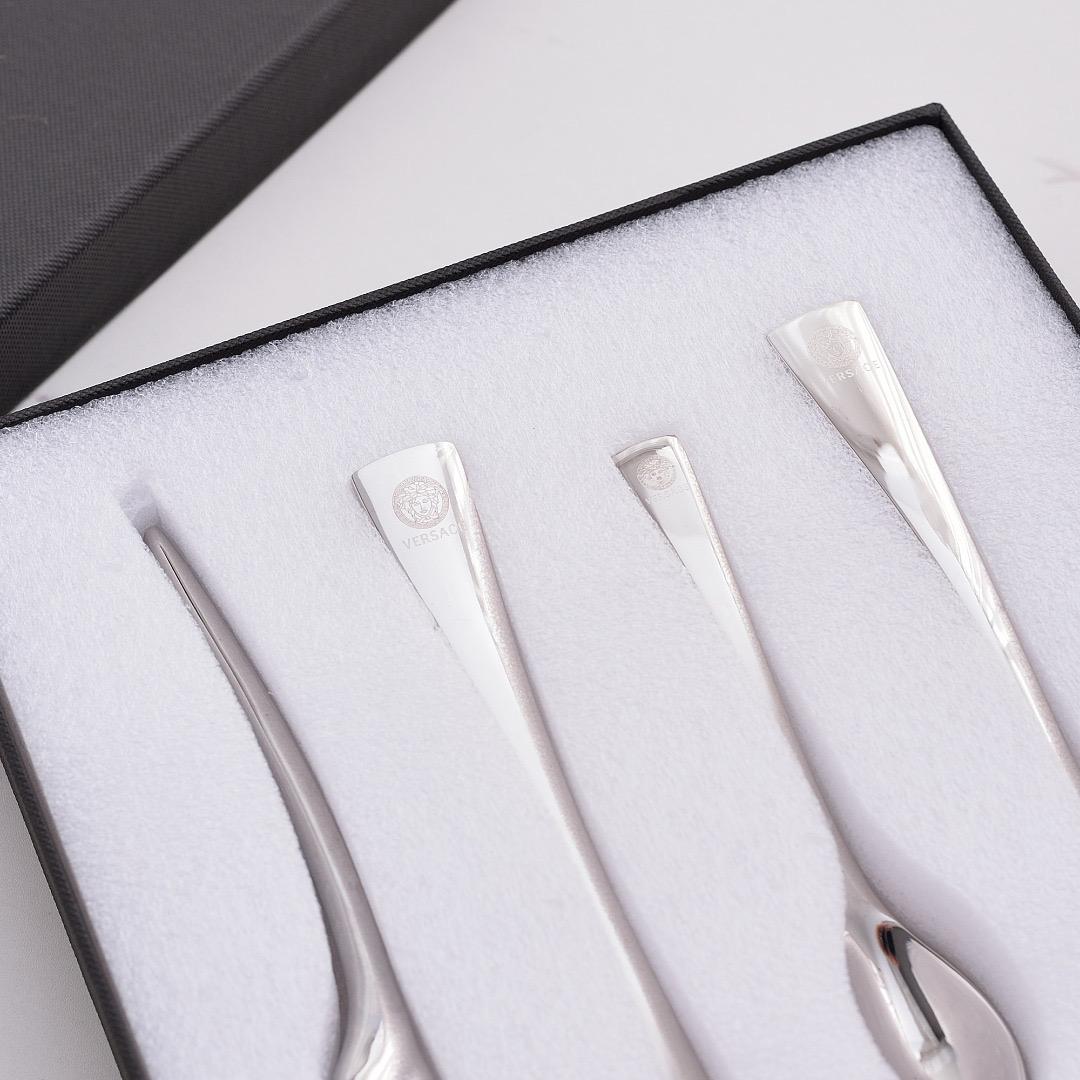 Versace cutlery set for one person, Gold or Silver color